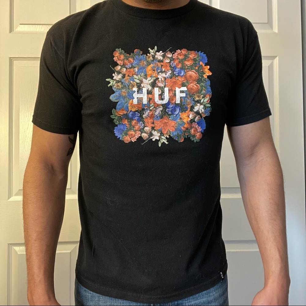 HUF T-SHIRT